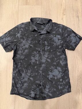 Travis Mathew Men's Short Sleeve Button-Up Shirt - Black